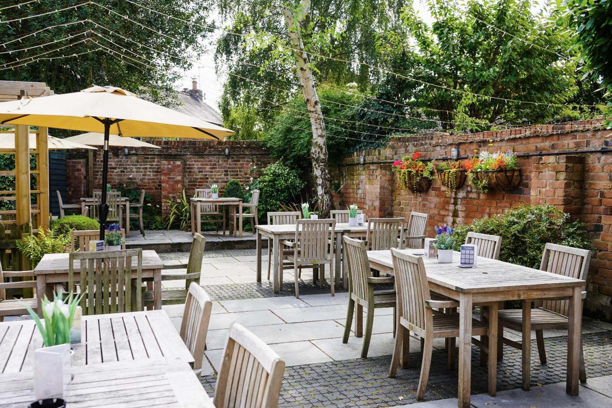 The Boot Inn Burton-upon-Trent Екстериор снимка